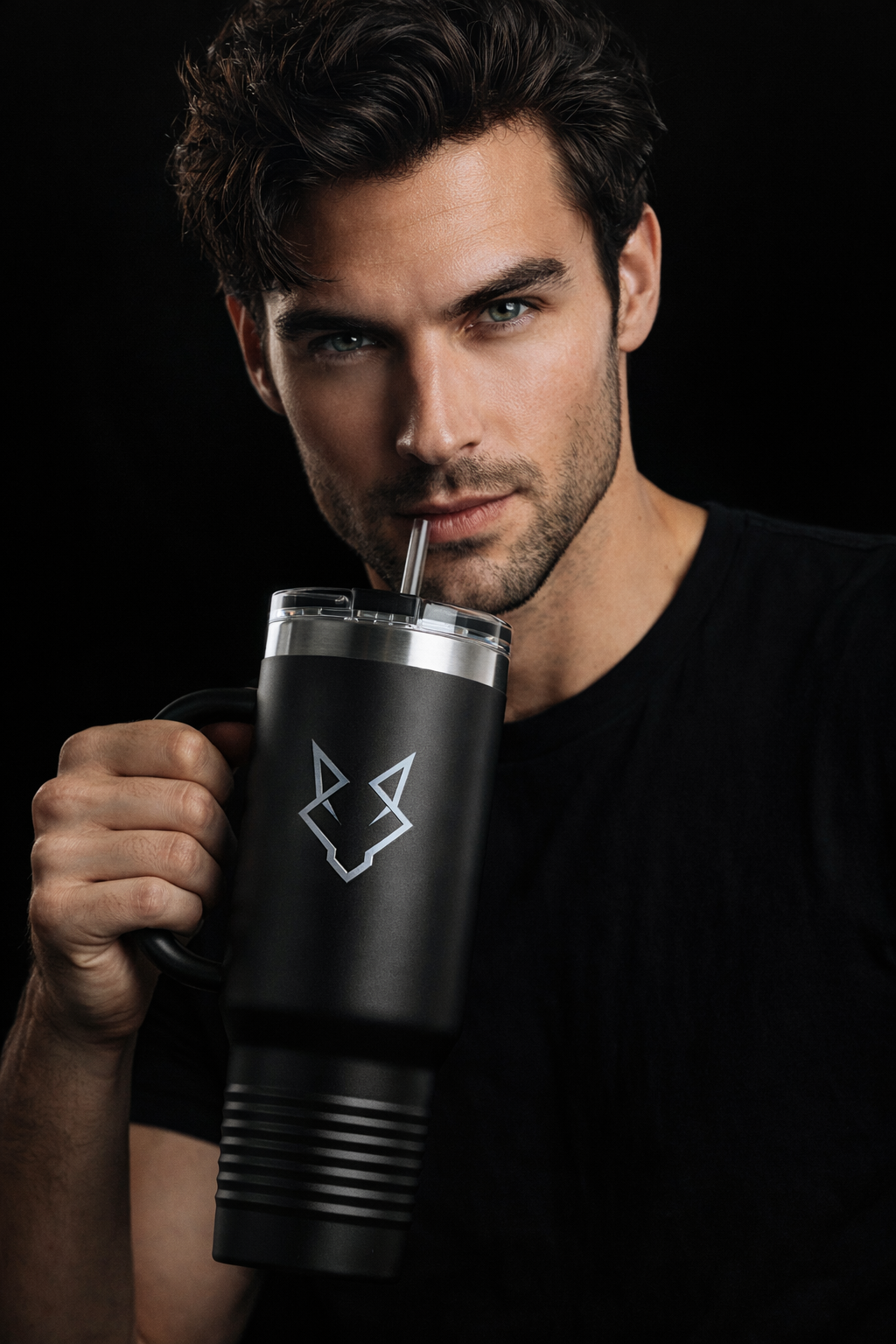 Travel Mug Lobo Negro™ – Acero Inoxidable Negro Mate | 40oz